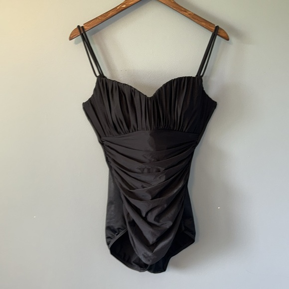 MAGICSUIT Rialto One Piece Ruched Black Swimsuit 14DD - Picture 3 of 13